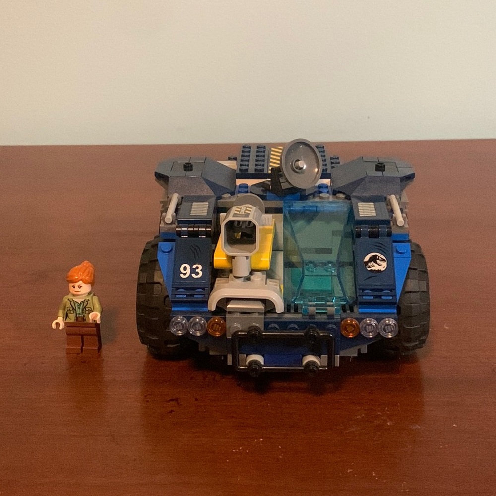 Lego Jurassic World vehicle and Minifigure. Good condition